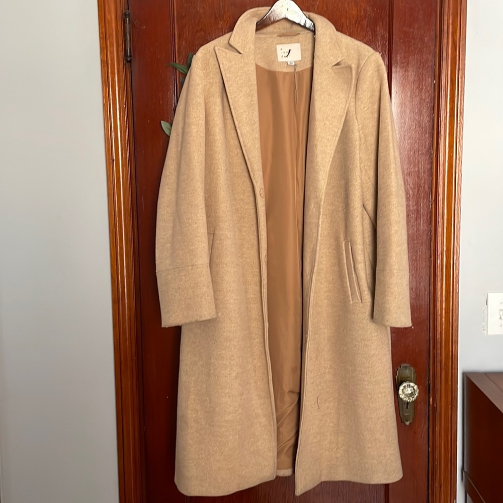 Tan top coat size L a new day